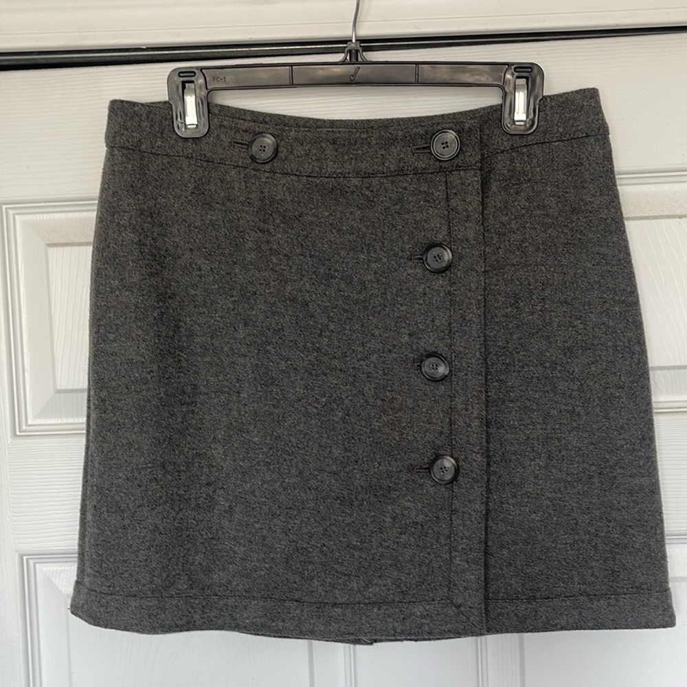 Taylor loft part wool grey mini. So cute with tights and boots.